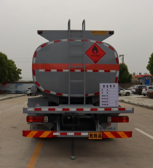 HLW5321GYYLZ6型运油车