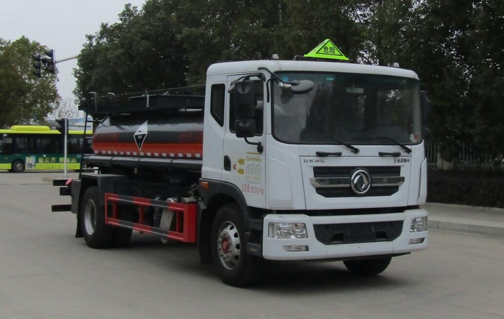 HLW5181GFWEQ6型腐蚀性物品罐式运输车
