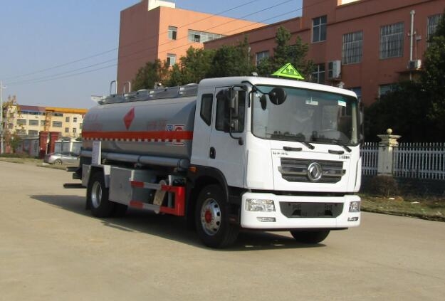 HLW5182GYYEQ6型运油车